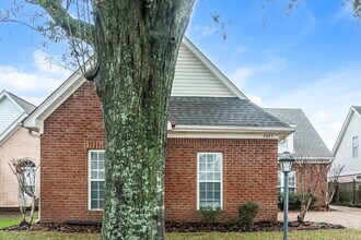 Building Photo - 2885 Liverpool Ln