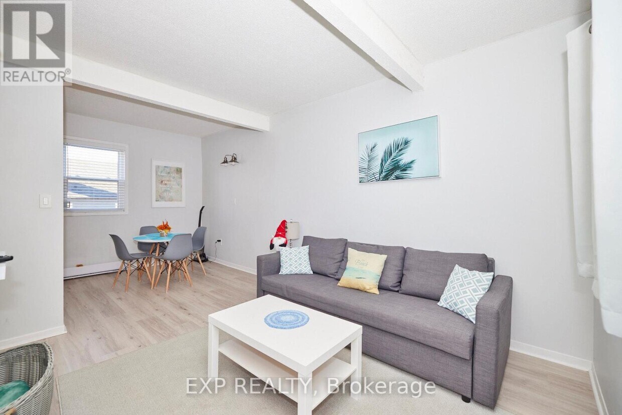 Primary Photo - 4675-4675 Queen St