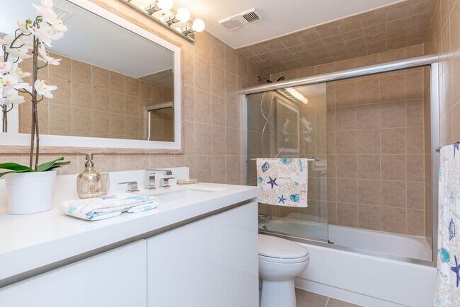 Foto del edificio - 2455 Lindell Blvd