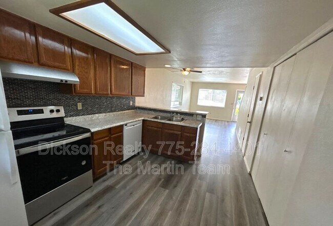 Foto del edificio - 3673 Grant Dr
