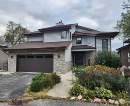 Building Photo - 26487 IL-83