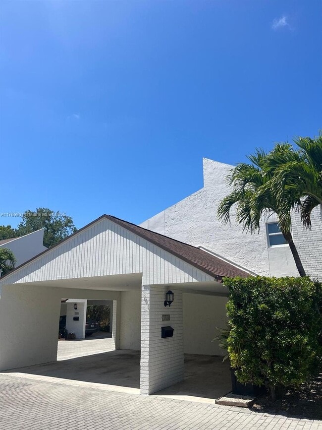 Building Photo - 7510 SW 58th Ave