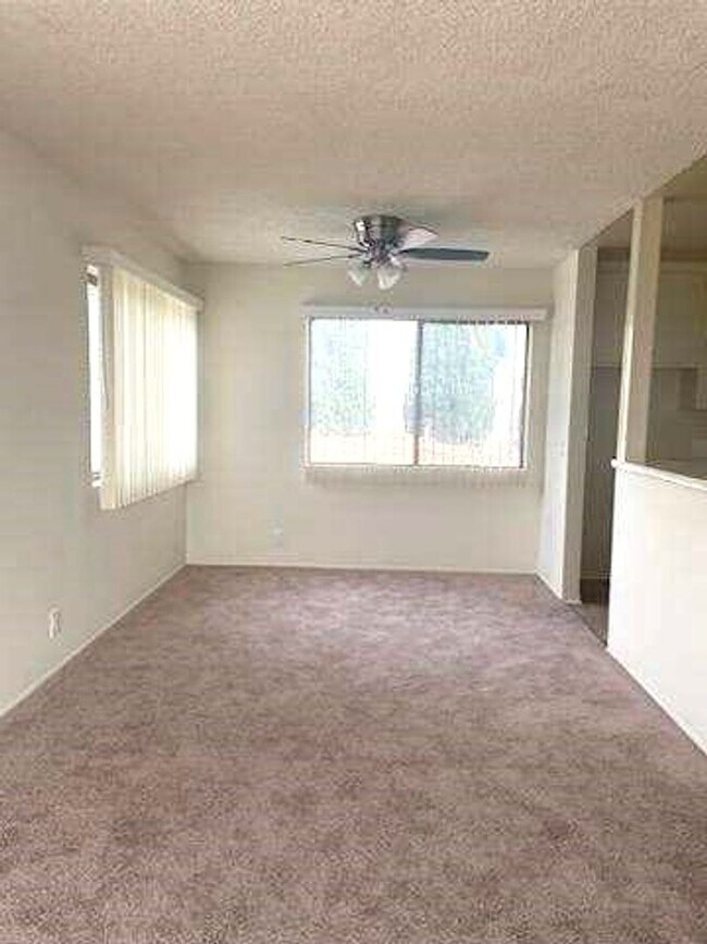 Foto del edificio - Memorial Apartments- Spacious  Clean 2 Bed...