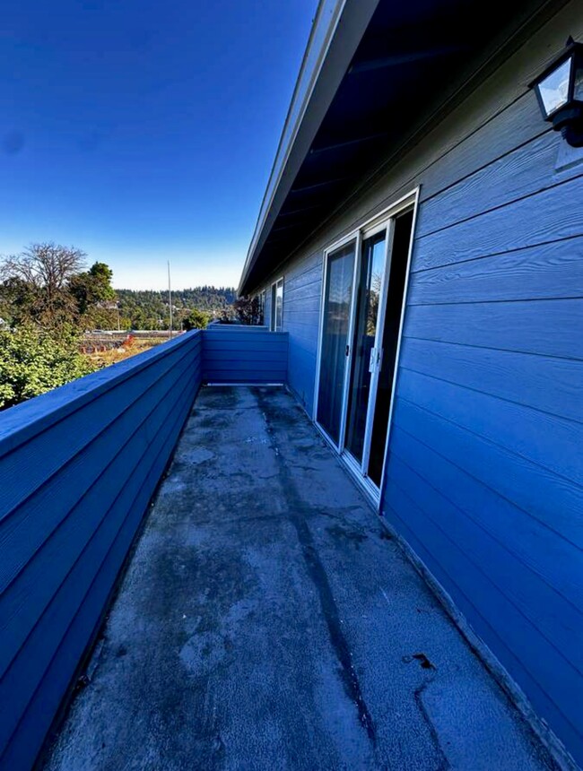 Building Photo - 5250 Amy St