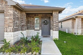 Building Photo - 16684 Lonely Pines Dr