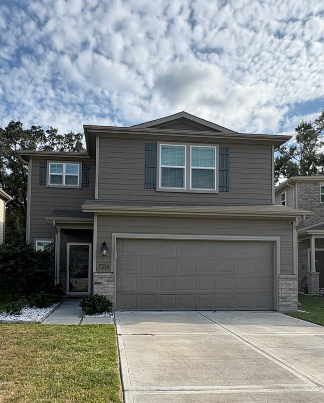 Building Photo - 7306 Madison Commons Ln