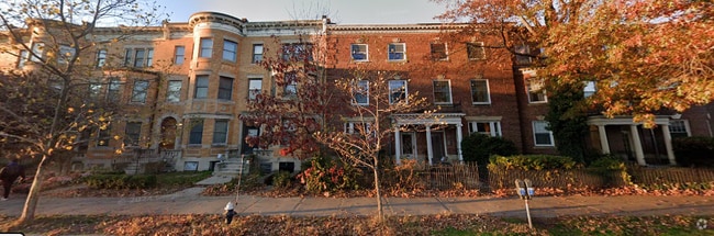 Building Photo - 1728 Beacon St