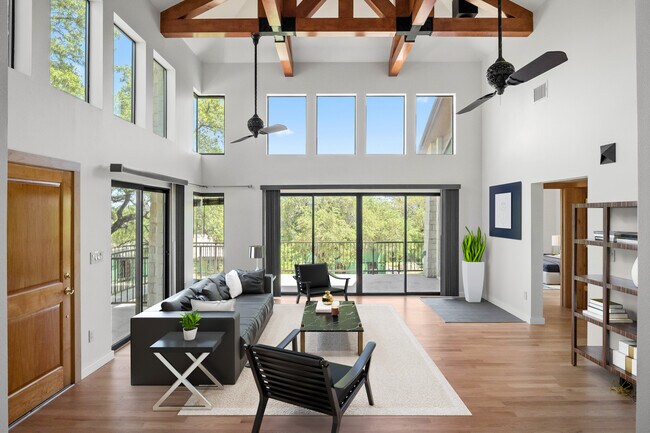 Foto del edificio - 109 S Lake Hills Dr