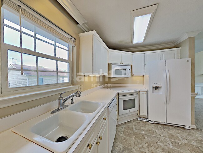 Foto del edificio - 107 Edgewater Pl