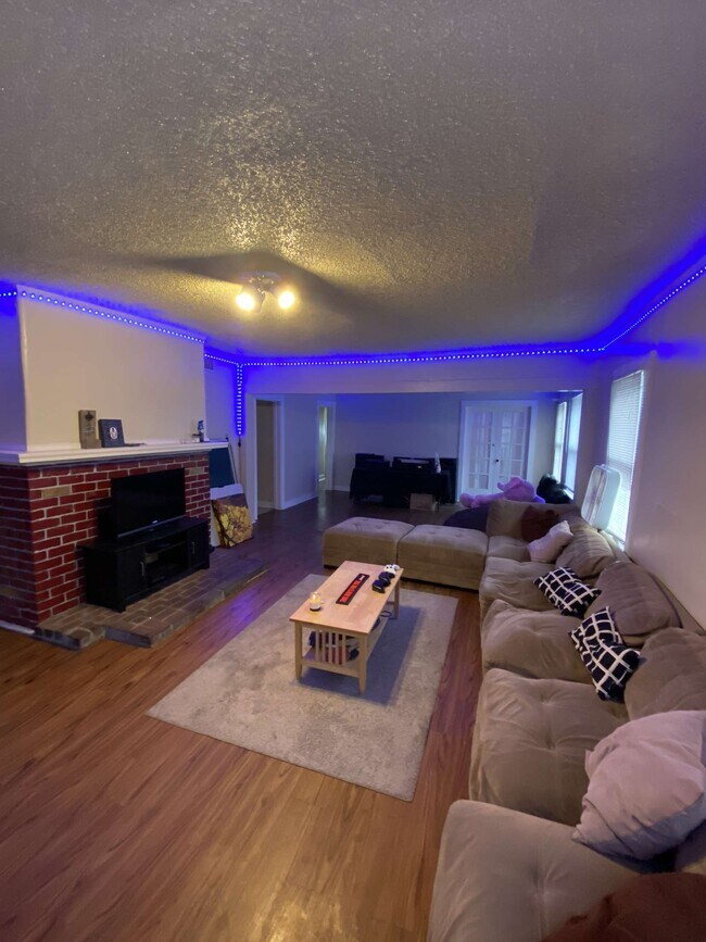 Foto del edificio - 715 NE Maple St