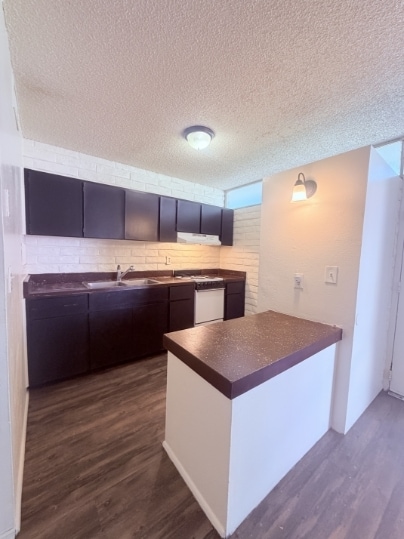 Building Photo - Broadway Apartments