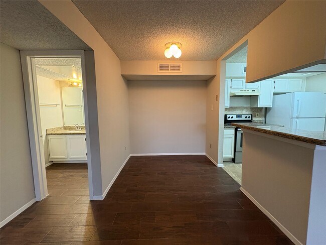 Foto del edificio - 10555 Turtlewood Ct