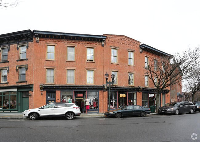 Foto del edificio - 478-482 Main St