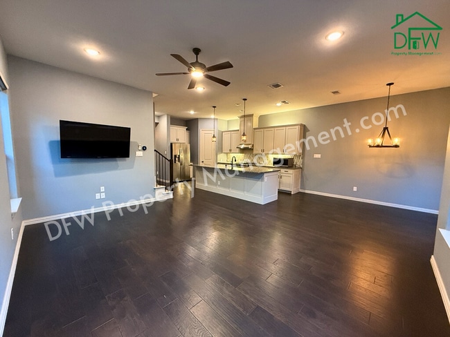 Foto del edificio - Spacious 3-Bedroom Townhome in Prime Arlington Location – Stylish, Modern, and Move-In Ready!
