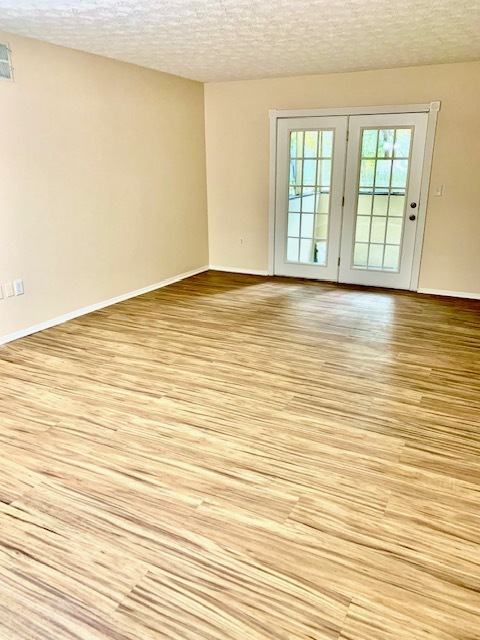 Family Room - 1950 Paine Ave