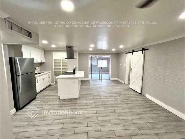 Foto del edificio - 4309 N 72nd Ln