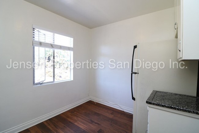 Foto del edificio - 7380 University Ave