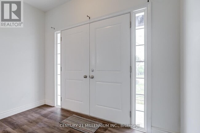 Building Photo - 38 Kent St