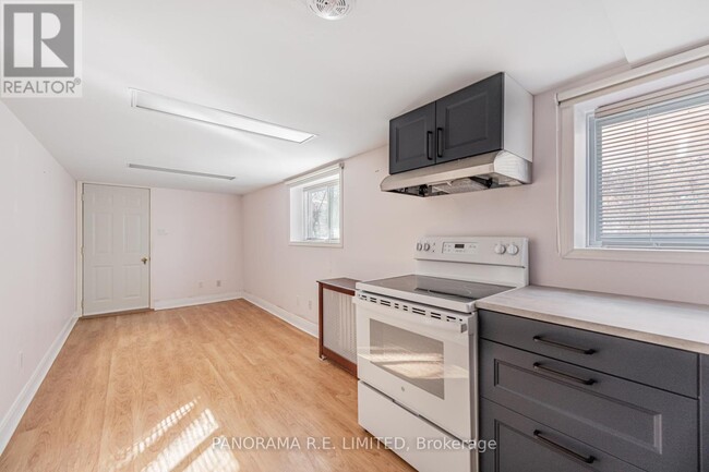 Photo du bâtiment - 8-8 Thirty Third St