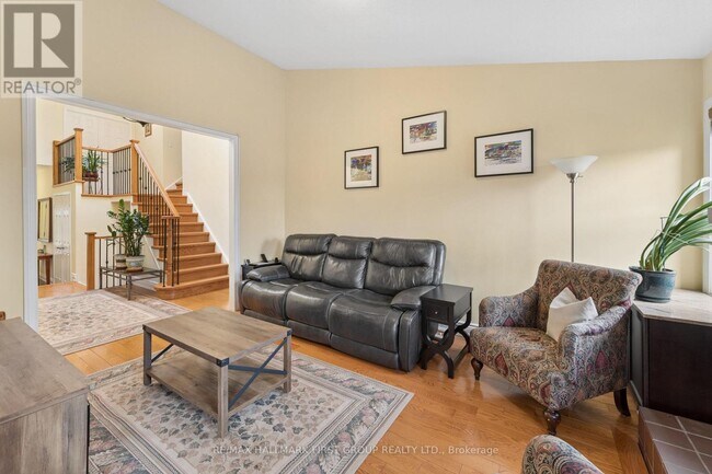 Photo du bâtiment - 1592 Heathside Crescent