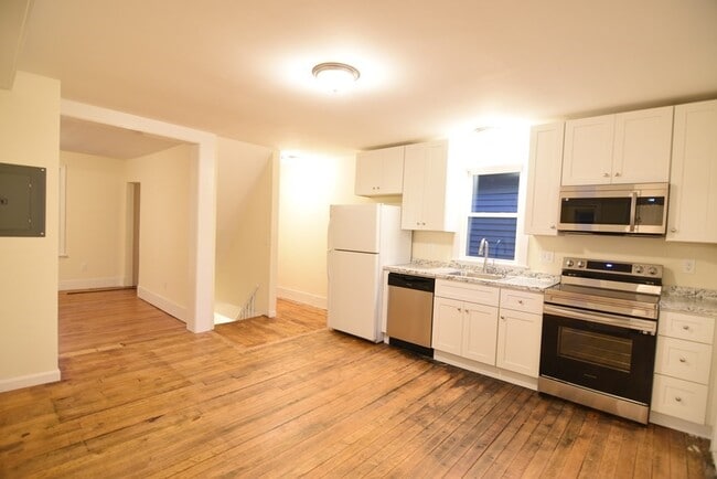 Building Photo - 20 11th St