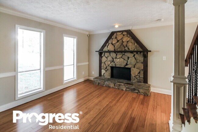 Building Photo - 1004 Ascot Ct