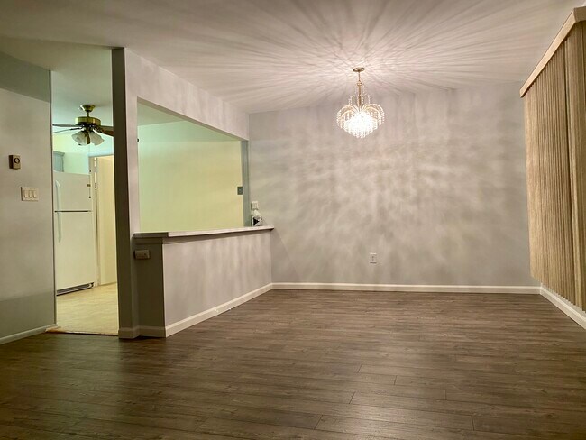 Building Photo - 113 Amberly Dr