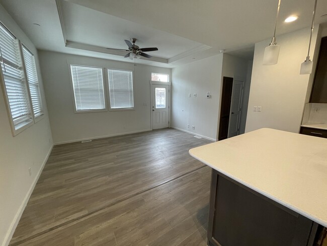 Building Photo - 48934 River Park Rd