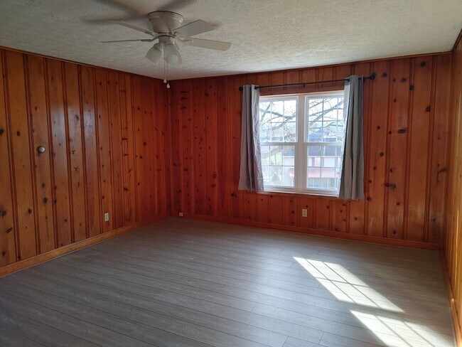 Foto del edificio - 1400 Newberry Dr