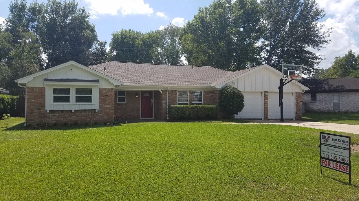 Foto principal - 11123 Hazelhurst Dr