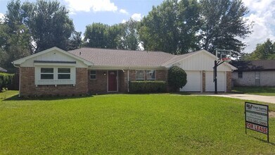 Building Photo - 11123 Hazelhurst Dr