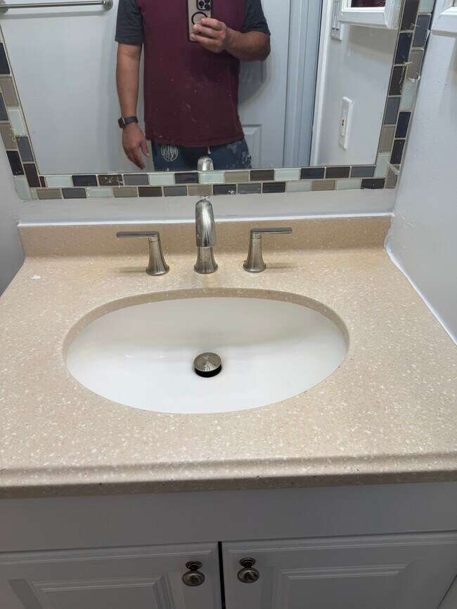 Foto del edificio - 3226 Juniper Ct