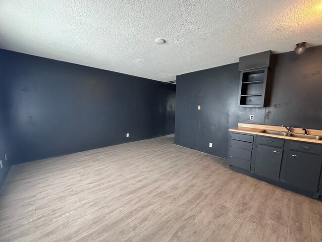 Building Photo - 504-3 Woodbury-