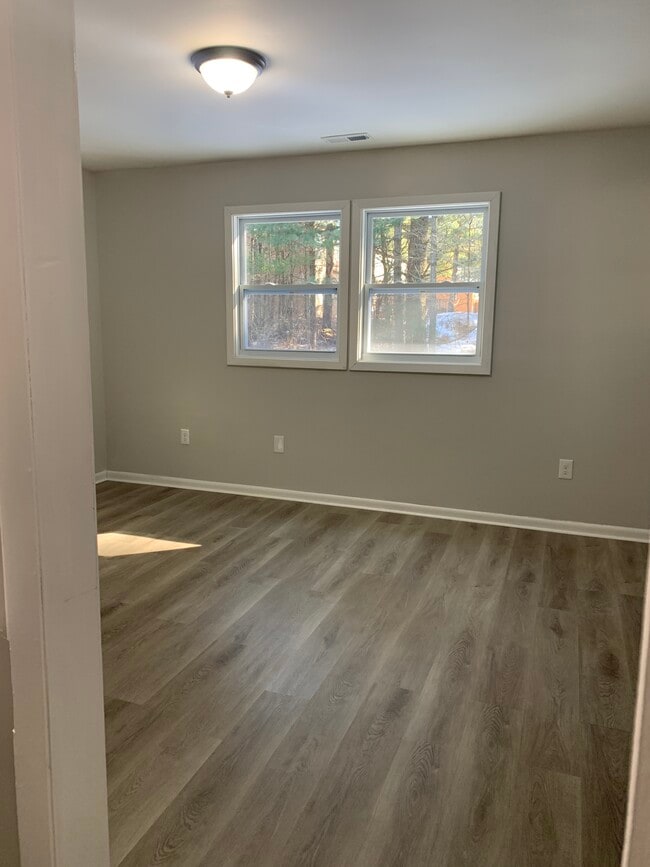 3 Plantation Ln Unit A, Queensbury, NY 12804 Apartments in Queensbury