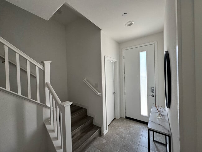 main entry way - 13031 Centre Dr