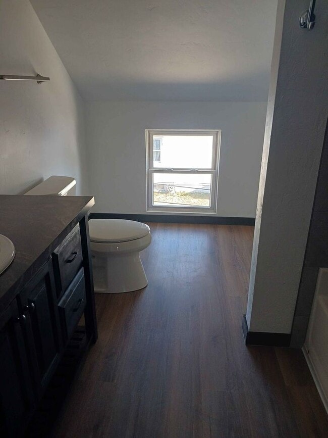 Building Photo - 1260 Day St