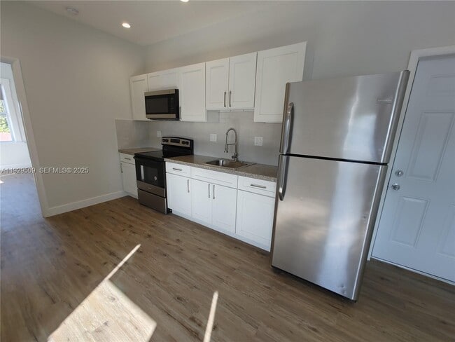 Foto del edificio - 1629 SW 6th St