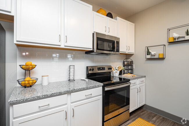 2BR, 2BA - The Hamilton - 1,187SF - Kitchen - The Lofts at Gateway