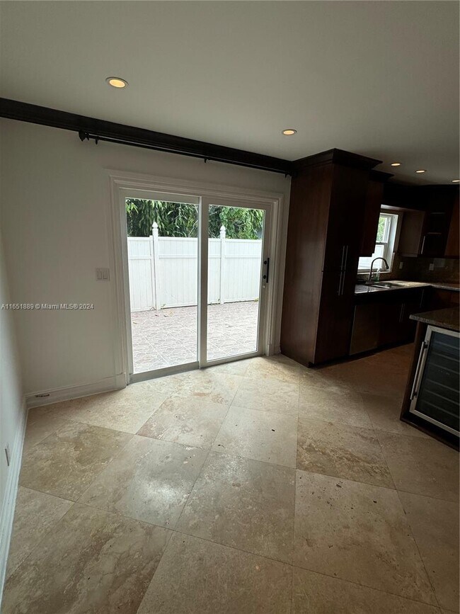 3920 Woodside Dr Unit 2, Coral Springs, FL 33065 Condo for Rent in