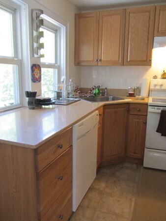 Foto del edificio - 63 Cloverdale Rd