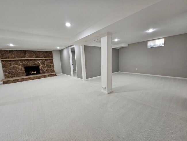 Building Photo - 7th Ave Duplex