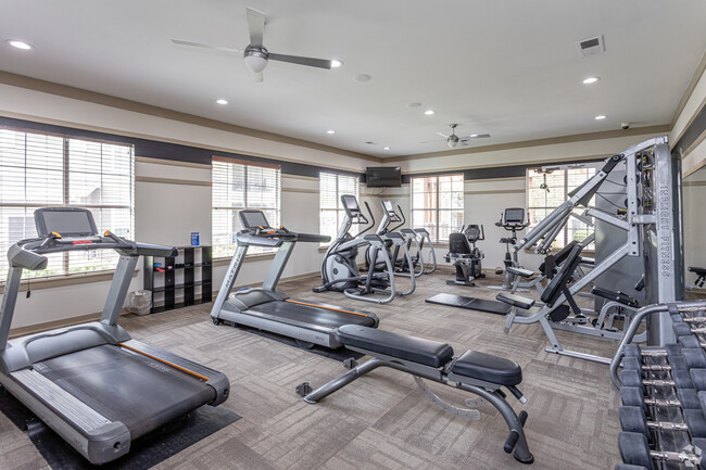 Riverside at Rockwater Fitness Center | Gimnasio y centro de bienestar en North Little Rock - Riverside at Rockwater