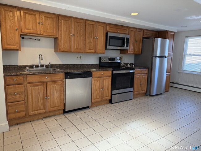 Building Photo - 57 Chapel St