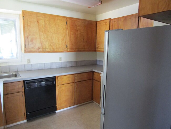 Foto del edificio - 3 Bedroom, 2 Bathroom Home near Middle Sch...