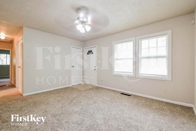 Foto del edificio - 8277 Dunellen Ln