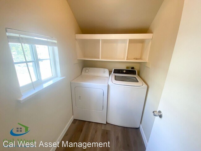 Building Photo - 1 br, 1 bath House - 34 West 1st Street