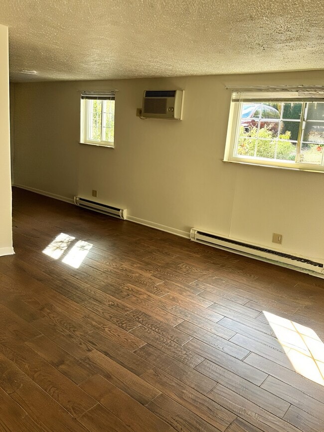 Building Photo - 6062 Donna-Jay Dr