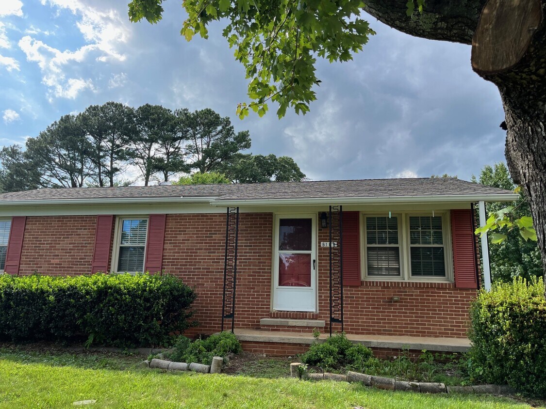 Primary Photo - 6100 Belle Dr
