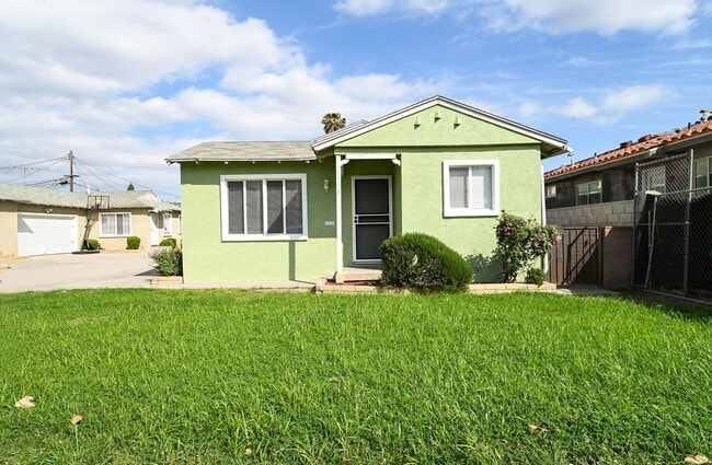 COMING SOON - House - 2 Bedrooms / 1 Bathr... - COMING SOON - House - 2 Bedrooms / 1 Bathr...