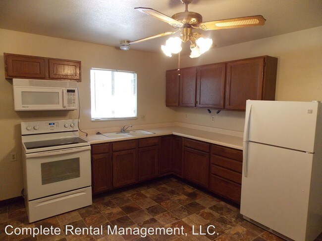 Building Photo - 3 br, 1 bath Apartment - 1226 Spruce St